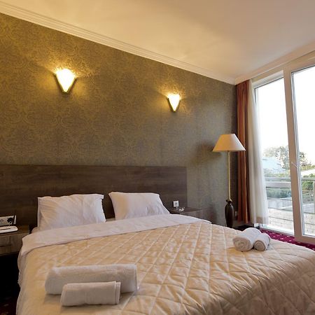 Orange Hotel Gonio Luaran gambar