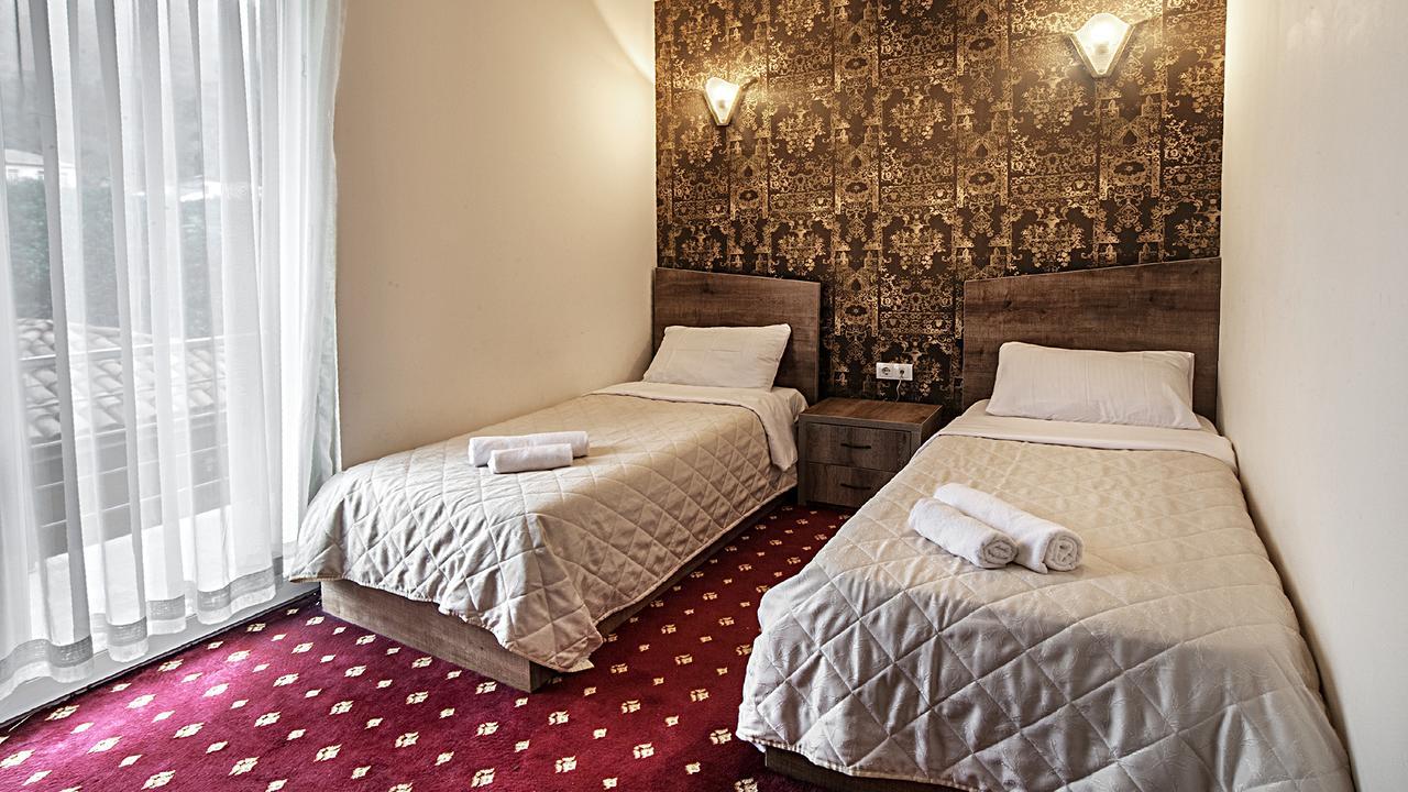 Orange Hotel Gonio Luaran gambar