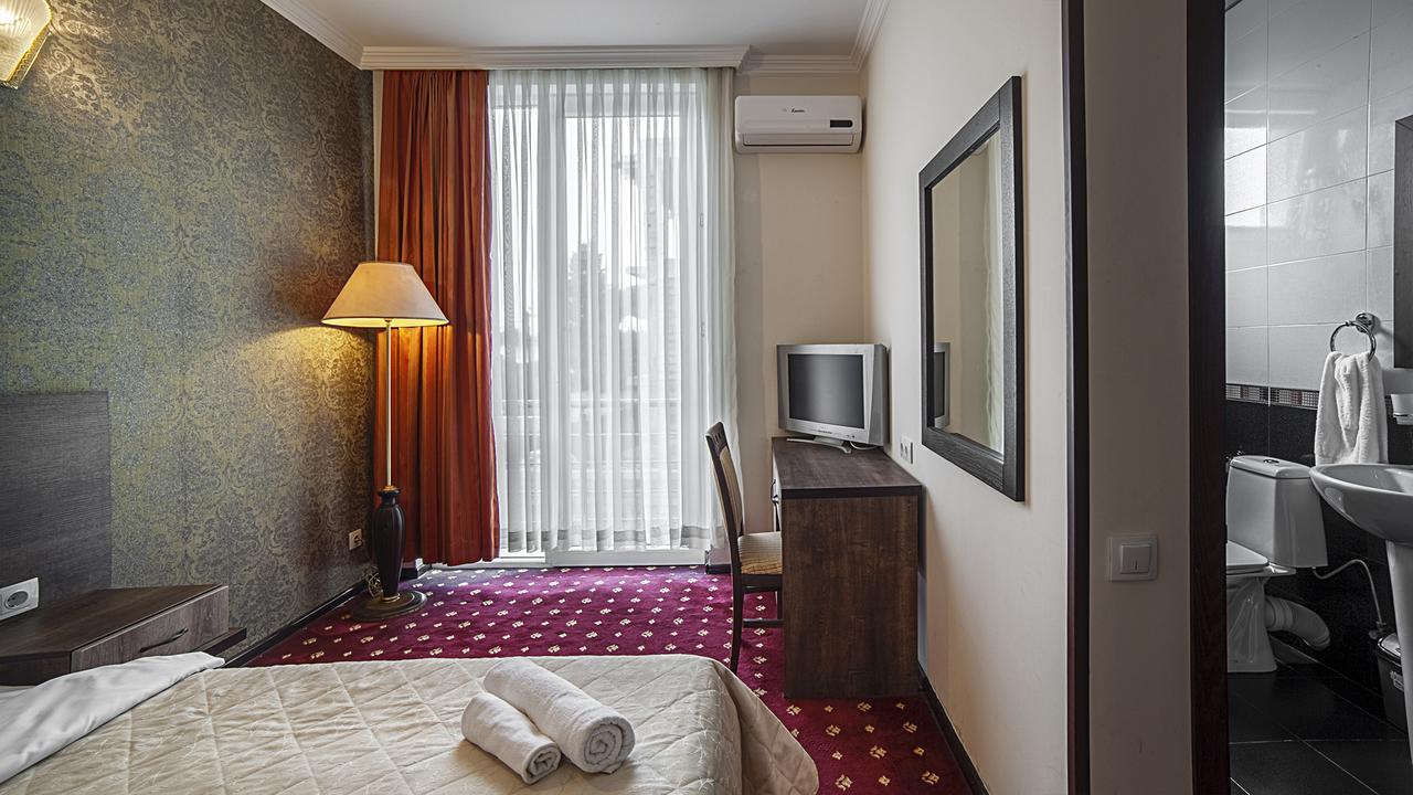 Orange Hotel Gonio Luaran gambar